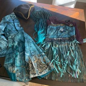 Uma (Decendants) pirate costume